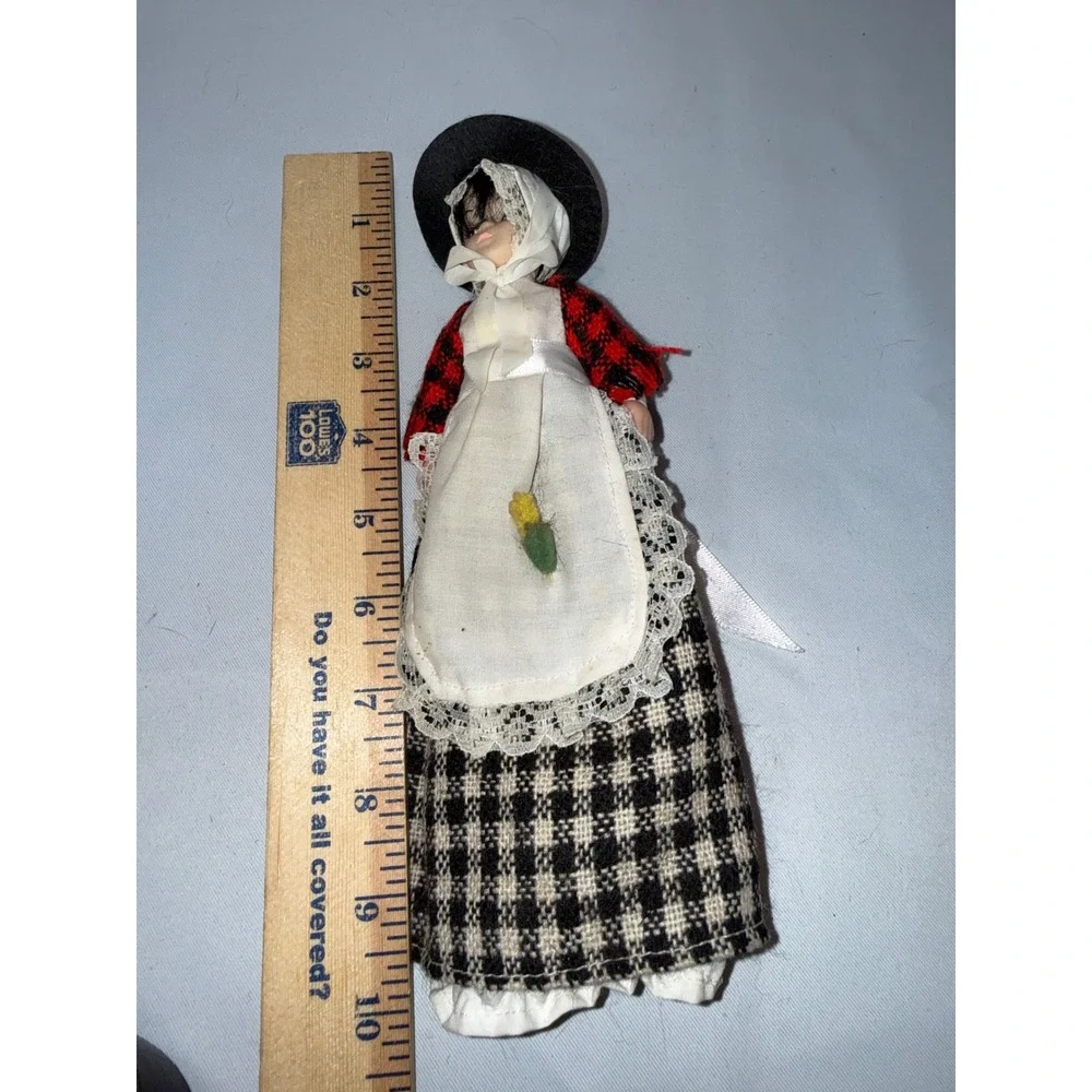Vintage Welsh Souvenir Doll Traditional Folk Costume Black Felt Hat 8.5 Inch